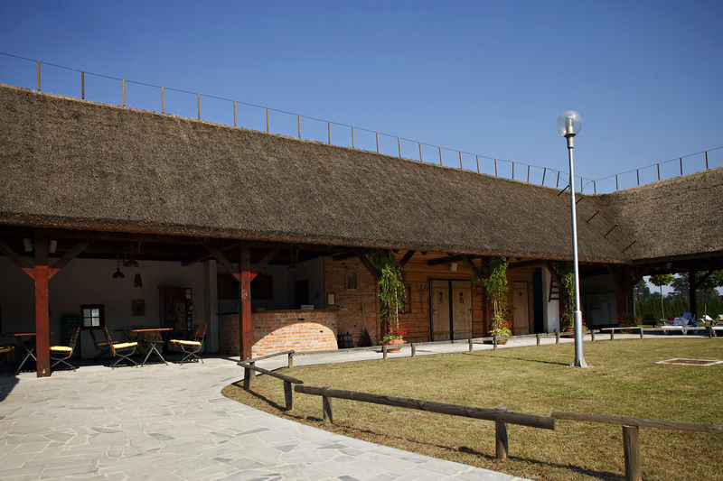 Terme Banovci - Hotel Zeleni Gaj Veržej Extérieur photo