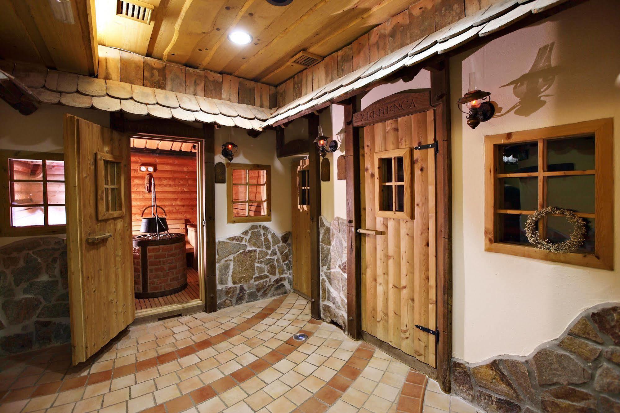 Terme Banovci - Hotel Zeleni Gaj Veržej Extérieur photo